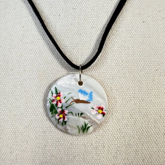 Premier Designs Painted MOP Pendant Necklace Floral Butterfly Nature Corded - Picture 1 of 6